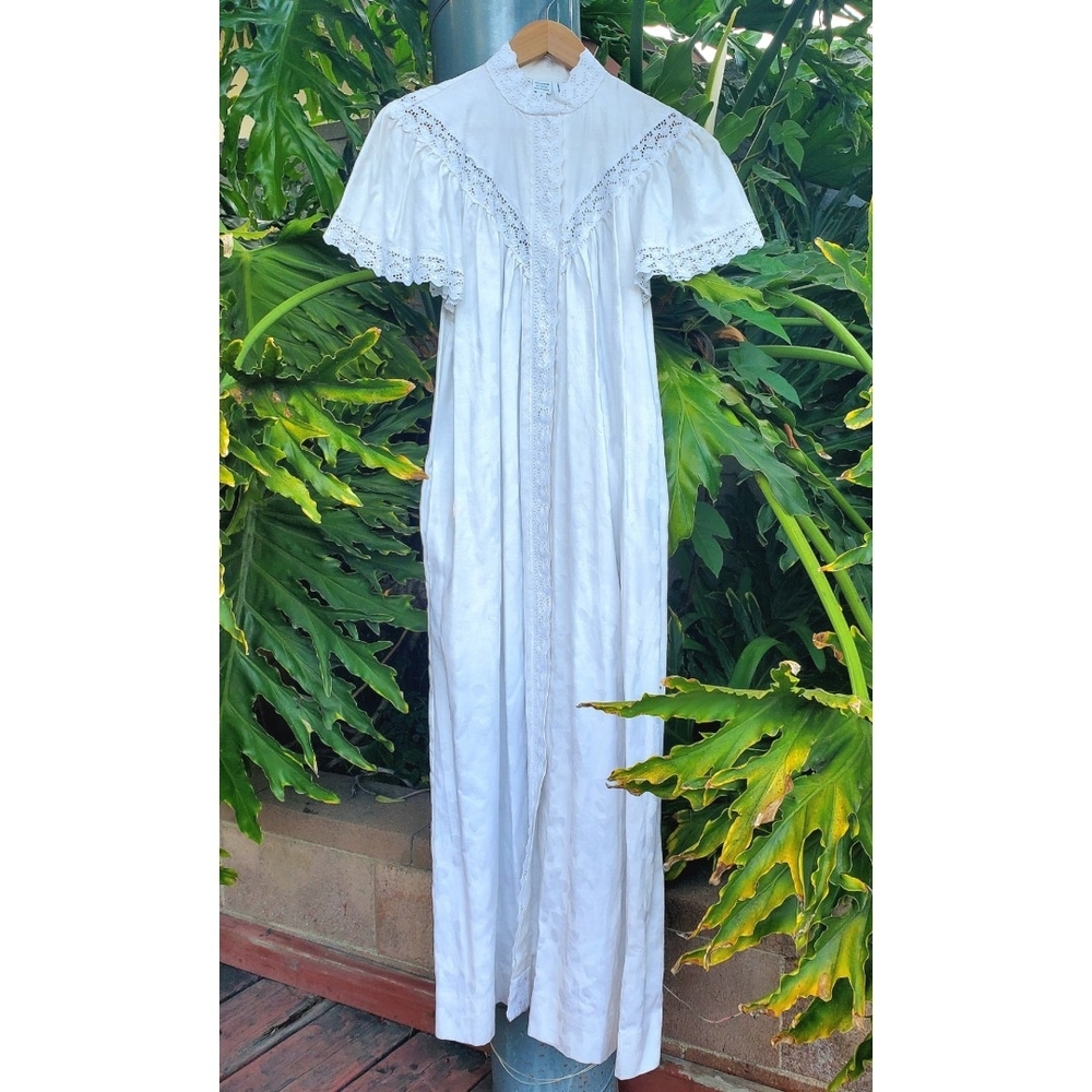 ♡ 70s ♡ Edwardian Revival Eyelet Dress - Ruffled Butterfly Sleeve White Cotton